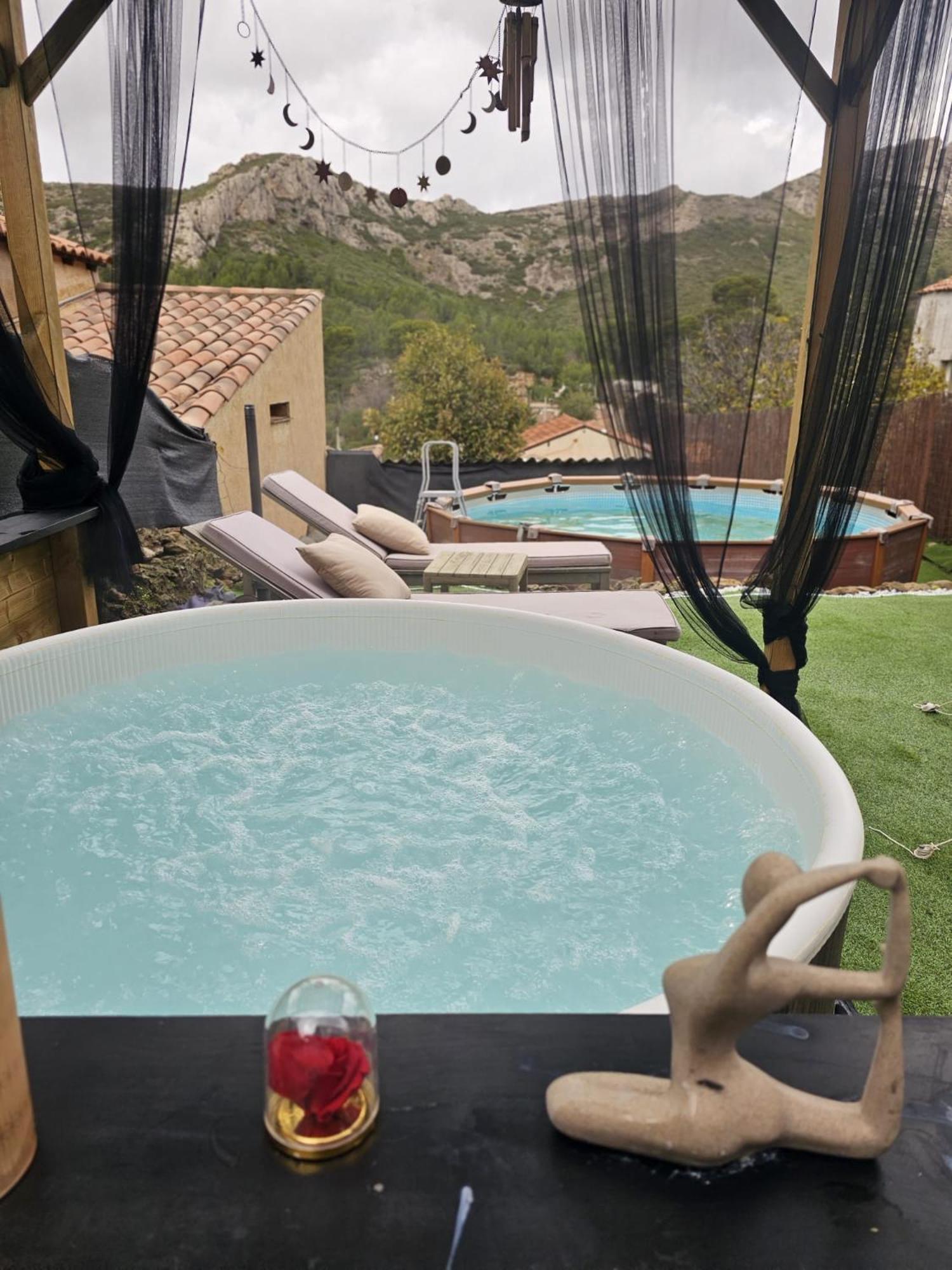 Le Nid Des Calanques Et Son Jacuzzi Daire Marsilya Dış mekan fotoğraf
